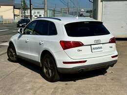 総額表示は店頭納車の総額になります。県外の方には別途登録・陸送費が必要です。