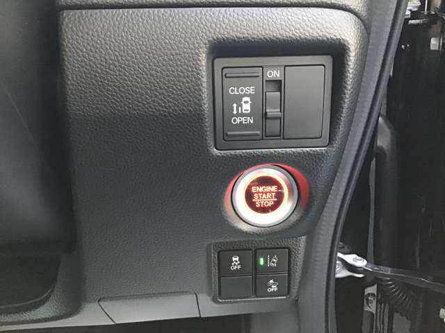 便利な電動スライドドア付です