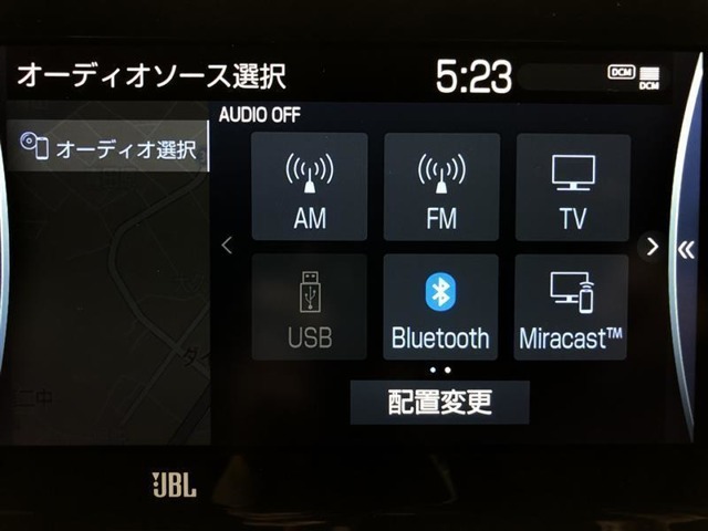 AM/FMチューナー、Bluetooth、USB入力(動画・音楽再生/給電)、フルセグTVなどが使用可能です。詳細は店舗スタッフまでお尋ねください。※DVD/CDデッキは搭載されていません。