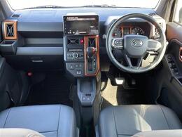 【　オ【インパネ全体】全方位で視界が広く、高い目線で運転もしやすいです！ートエアコン　】車内温度を感知して自動で温度調整をしてくれるのでいつでも快適な車内空間を創り上げます！