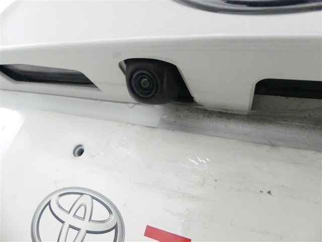 バックガイドモニターで、後方を確認しながら安心して駐車することができます。運転初心者も熟練者も必須の機能ですよ！