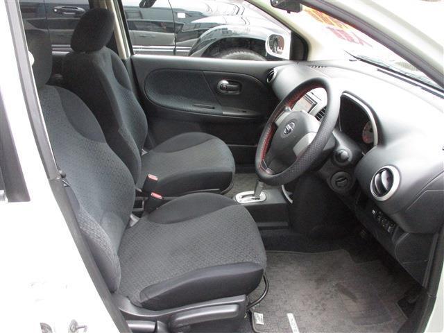 運転席＆助手席も乗り降り、楽々！