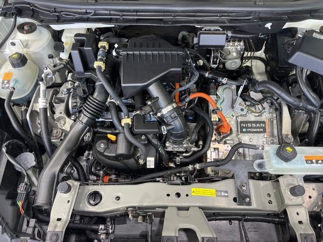 親切・丁寧な専門メカニックスタッフが応対！・車検・点検整備・事故等の修理などアフターサービスも安心。お車のカスタマイズもネクステージのサービススタッフまでご相談ください！