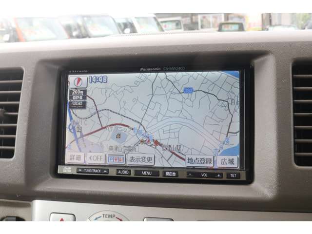 オーディオはSDナビゲーションが装着されております。