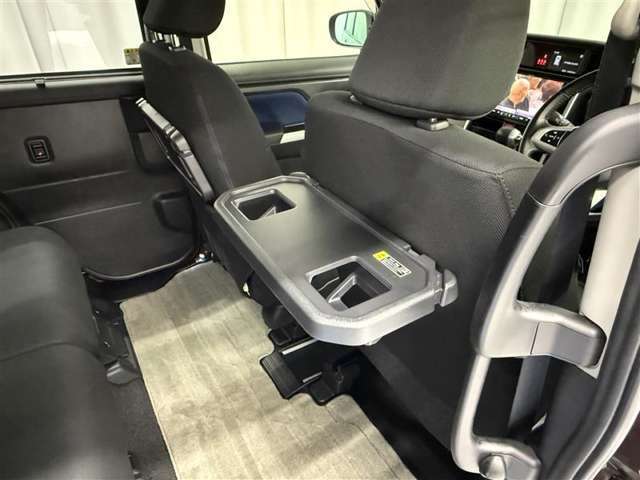 ちょっとした休憩時に使える簡易テーブルです。