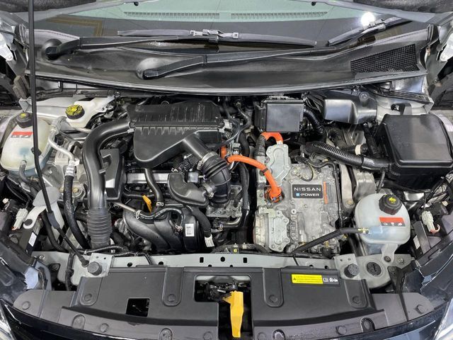 親切・丁寧な専門メカニックスタッフが応対！・車検・点検整備・事故等の修理などアフターサービスも安心。お車のカスタマイズもネクステージのサービススタッフまでご相談ください！