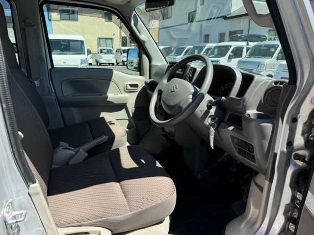 禁煙車車内は清潔快適！商品や道具も安心して積める禁煙車。お客様対応でも好印象を与えられます！