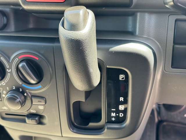 【すべて当社にお任せ】軽トラ軽バンのことならミニクスへお任せください！車販売だけでなく、買取、車検、点検及び修理、板金、塗装、任意の自動車保険、事故対応、レンタカー等、すべて対応可能です！