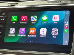 ●Apple　Car　Play：スマホとの有線接続で、ナビ・オーディオ再生などスマホのアプリ機能が画面でも使える便利機能です！