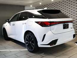 新型RXが入荷致しました☆最上級グレード『RX500h　Fスポーツ　パフォーマンス』です♪標準装備やオプション装備も充実しています☆