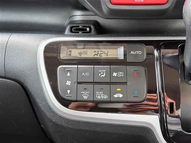 【オートエアコン】車内温度を感知して自動で温度調整をしてくれるのでいつでも快適な車内空間を創り上げます！