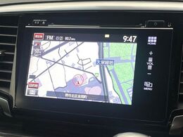【メーカー純正ナビ】インテリアに溶け込むスタイリッシュな「専用設計」メーカーナビを装備♪視認性や操作性など基本性能にも優れ、より上質なカーライフをお楽しみいただけます。