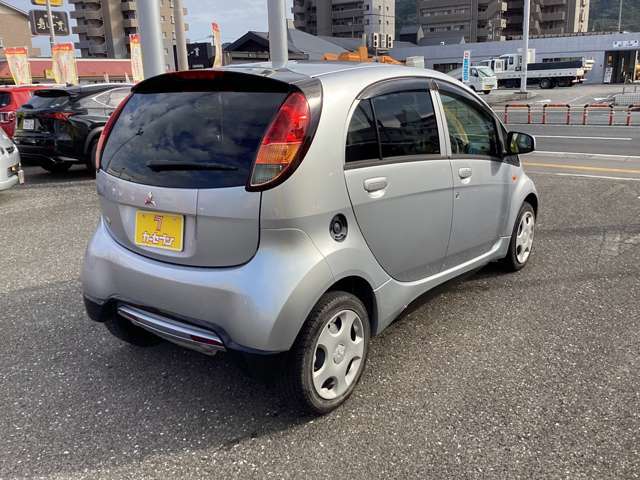 ご覧いただきましてありがとうございます。県外登録納車も承っております！お気軽にお問い合わせください。フリーダイヤル　0120-852-167　《カーセブン高須店》までお電話を！