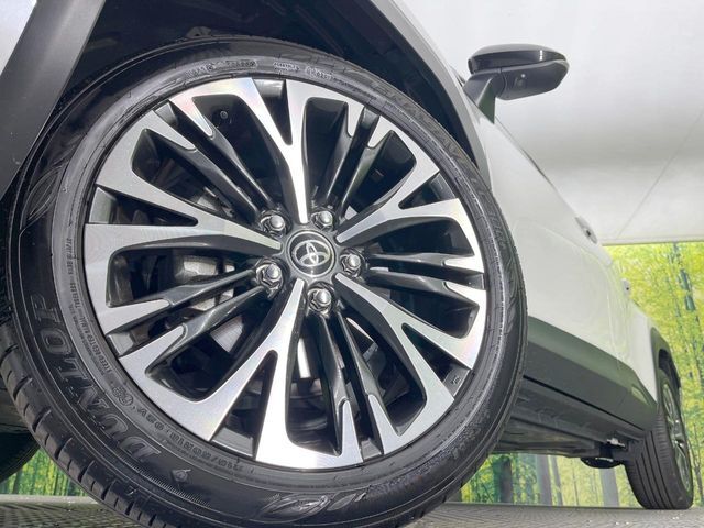 【純正アルミホイール】外観にマッチした純正アルミホイールを装着しております。各種社外アルミホイールや、スタッドレスタイヤも取扱いしております。是非ご相談ください♪