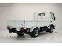 後続車から視認性の良いストップランプの配置で追突抑制になります。