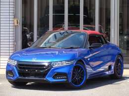 ブルーとレッドの組合せが印象的な一台　カスタムもしてありますが、更なるご希望もお気軽にご相談ください。