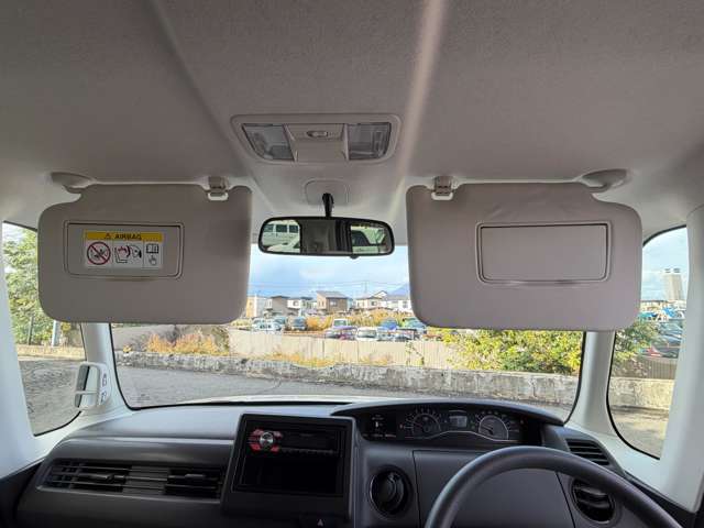 サンバイザーも大きめでサングラスいらず！