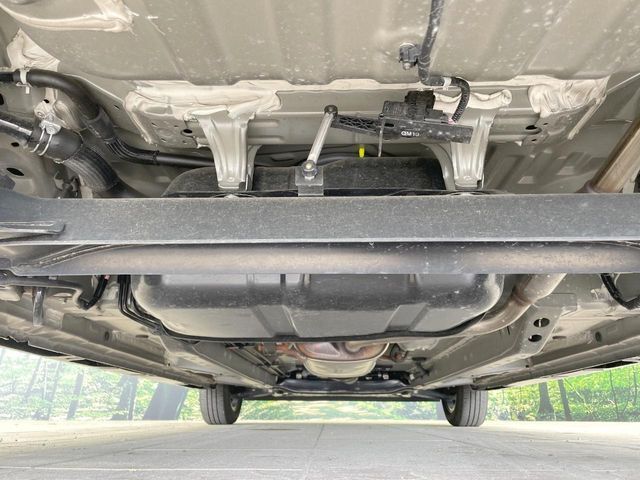 親切・丁寧な専門メカニックスタッフが応対！・車検・点検整備・事故等の修理などアフターサービスも安心。お車のカスタマイズもネクステージのサービススタッフまでご相談ください！