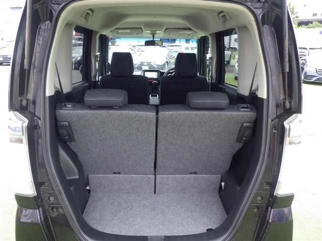 【トランク】積み込みやすくて、たっぷり積める荷室です。シートアレンジできるものは、乗車人数と荷物の量や大きさによってシートを動かすことができるので、より快適なドライブが可能です！