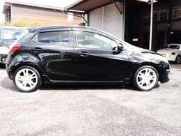 車庫証明申請手続きはお客様にお手伝い頂いております　お時間も無くお忙しい方など車庫証明申請手続きや書類作成のお手伝いをさせて頂きますので　お気軽にご相談下さい。