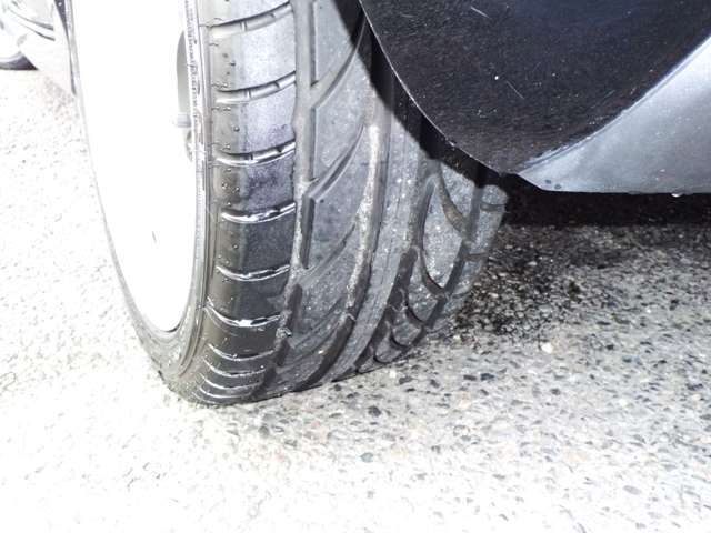 タイヤ溝も心配なし　換えたばかりの9分山程あります　左リヤタイヤ