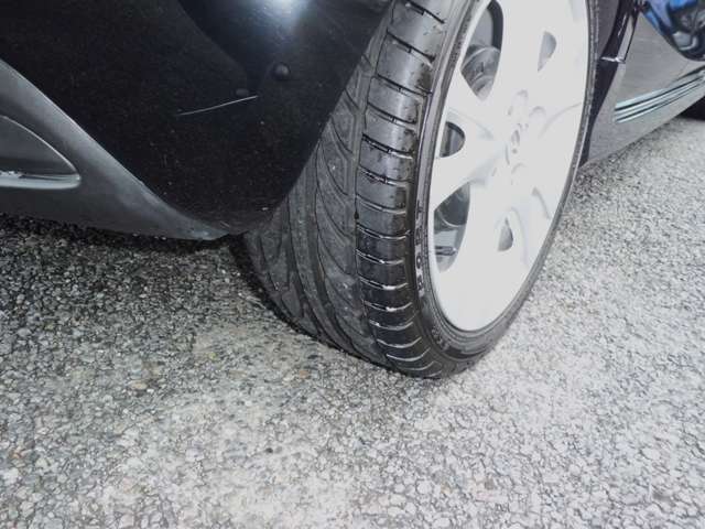 タイヤ溝も心配なし　換えたばかりの9分山程あります　右リヤタイヤ