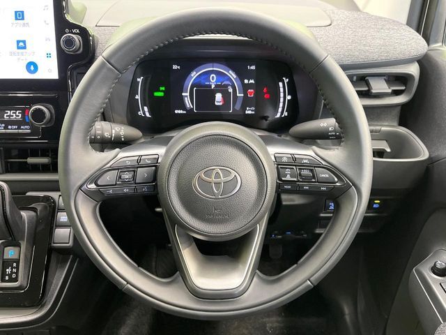 【ステアリングスイッチ】運転中、前方から目線をそらすことなく、オーディオ等の操作が可能な便利機能！安心＆快適なドライブを演出してくれます♪
