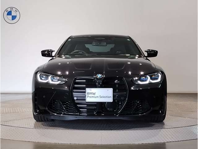【キドニーグリル】BMWは約90年もの間、ほぼ全ての車両にひと目でBMWだと分かるこの特徴的なフロントグリルが備えられ、デザイン・アイコンとして親しまれてきました。