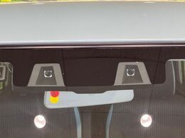 【スズキ　セーフティサポート】走行中に前方の車両等を認識し、衝突しそうな時は警報とブレーキで衝突回避と被害軽減をアシスト。より安全にドライブをお楽しみいただけます。
