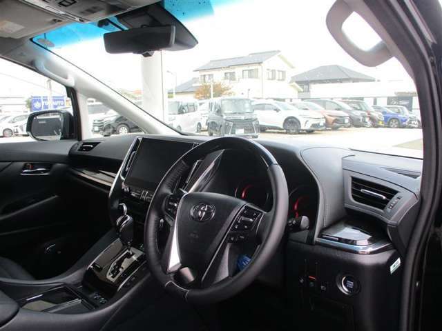 内外装、エンジンルームともにしっかりクリーニング済です。