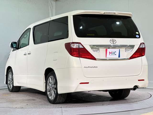納車前にはスタッフによってピカピカに仕上げてご納車致します。オプションでガラスコーティングなどオススメ品も格安で承ります！