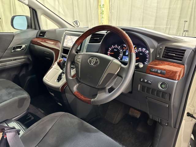 当店のこだわりはズバリ「価格」です。車両仕入れにとことんこだわり、良質な車両を安く取り揃えております。