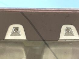 【スズキ　セーフティサポート】走行中に前方の車両等を認識し、衝突しそうな時は警報とブレーキで衝突回避と被害軽減をアシスト。より安全にドライブをお楽しみいただけます。