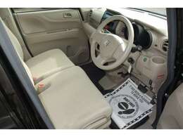 内装、非常に清潔感があります。