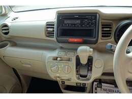 オーディオに関してはスタンダードなラジオとCDになっております。