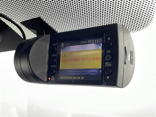 【ドライブレコーダー】映像・音声などの運転中の記録を残します。事故などを起こした起こされた時の証拠になりえますので、もしも時でも安心ですね。