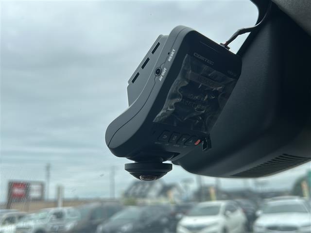 【ドライブレコーダー】映像・音声などの運転中の記録を残します。事故などを起こした起こされた時の証拠になりえますので、もしも時でも安心ですね。