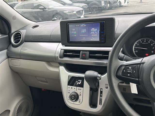 気になる車はすぐにお問い合わせください！画面右側の0066から始まる無料ダイヤルからお問い合わせ下さい！専門スタッフがお車のご質問にお答えいたします！