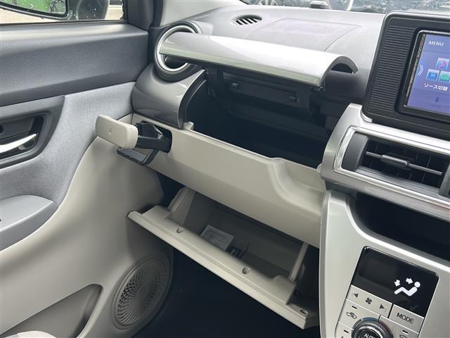 ◆グローブボックス◆たっぷり収納できます！