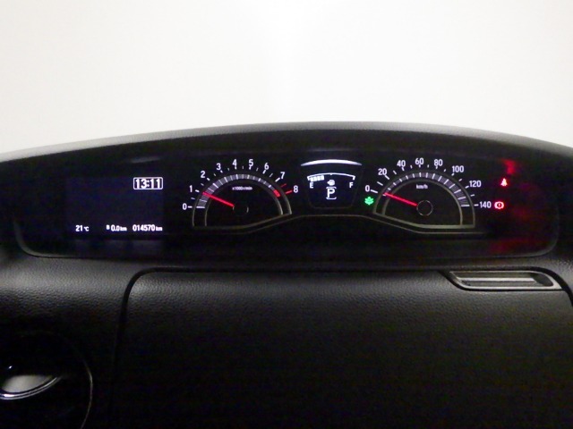 メーターも見易いレイアウトなので安心ドライブをサポートします☆