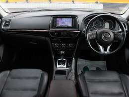 スッキリとしたアテンザらしいデザインのダッシュ回り！フロントビューの視認性もよく運転しやすいと思います★