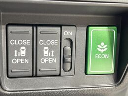 【両側パワースライドドア】スマートキーや運転席のスイッチで後席両側スライドドアの開閉が可能♪電動だから力を入れてドアを開ける必要が無く、小さなお子様でも簡単に開け閉めでき快適です♪