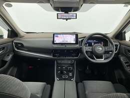 【インパネ全体】全方位で視界が広く、高い目線で運転もしやすいです！