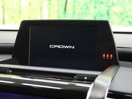 【メーカー純正ナビ】インテリアに溶け込むスタイリッシュな「専用設計」メーカーナビを装備♪視認性や操作性など基本性能にも優れ、より上質なカーライフをお楽しみいただけます。