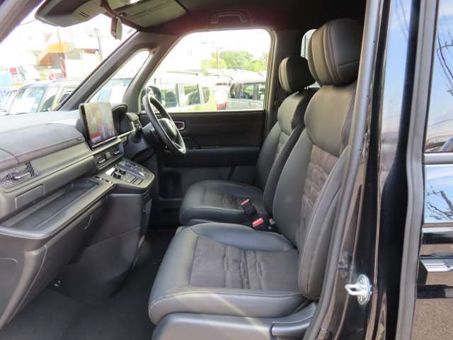 毎月全国各地で販売実績御座います。　陸送業者と提携しており、格安で登録・陸送納車実施しております。　遠方のお客様もお気軽にお声を掛けて下さい。　お客様のご希望に添えるよう全力でお答えします！