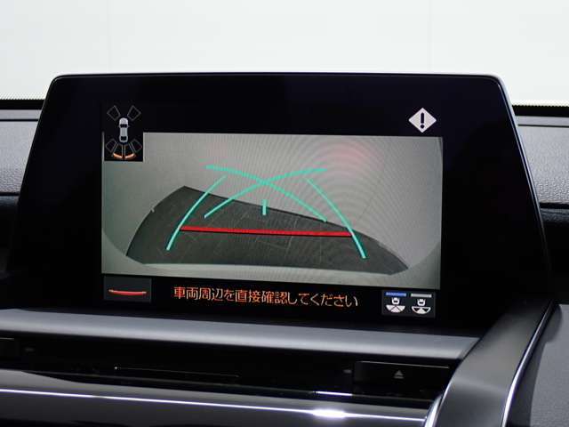 バックカメラも付いています。駐車の時に便利なのはもちろんの事、後方死角にいる子供たちに気が付くことができるので安心安全ですね