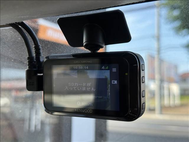 納車整備ついても第三者機関の指定工場で分解記録(法定整備)を実施し、車検を基準に不具合箇所、消耗部品は改善して納車させていただきます。