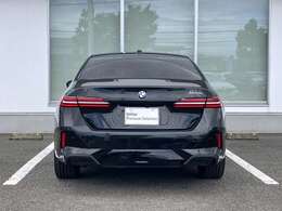 安心のネットワーク。全国187箇所（2025年2月現在）のBMW正規ディーラーのサービスセンターで整備・保証修理を受けることができます。