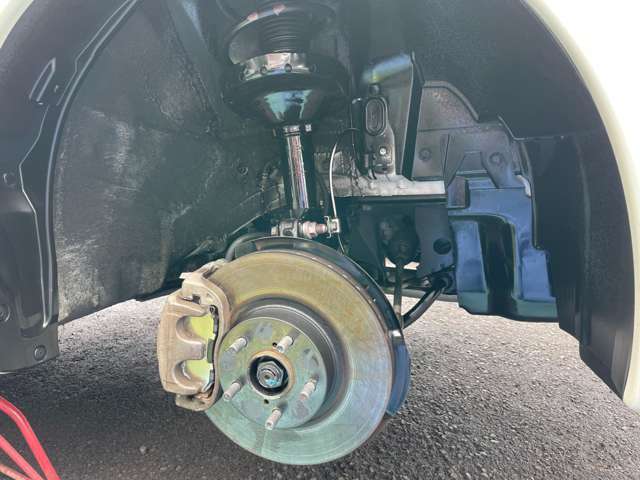 全ブレーキ廻り良好。パッドたっぷり.。新車から東京スバル整備。さすがに状態いです。価値ある一台。