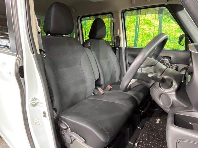 運転席シート廻りは使用感も少なく、良好な状態となっています。丁寧に使われていたことがよくわかりますね。